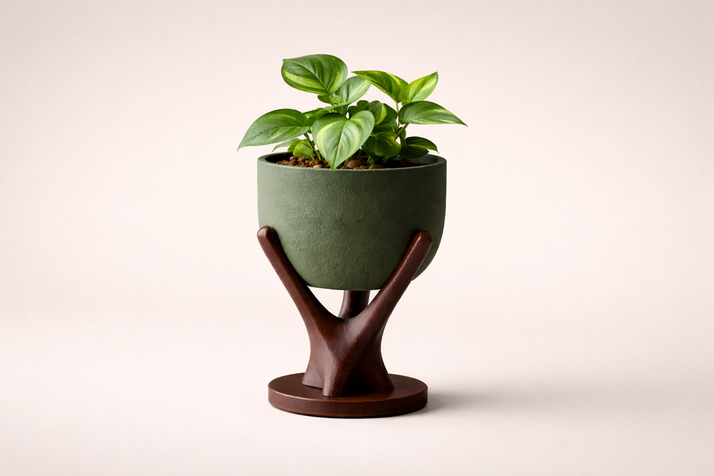 Urban Form Planter – Premium Minimal Stand Vase