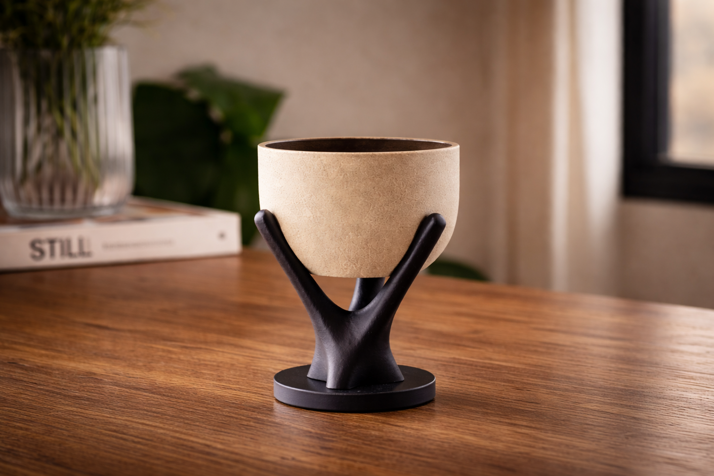 Urban Form Planter – Premium Minimal Stand Vase